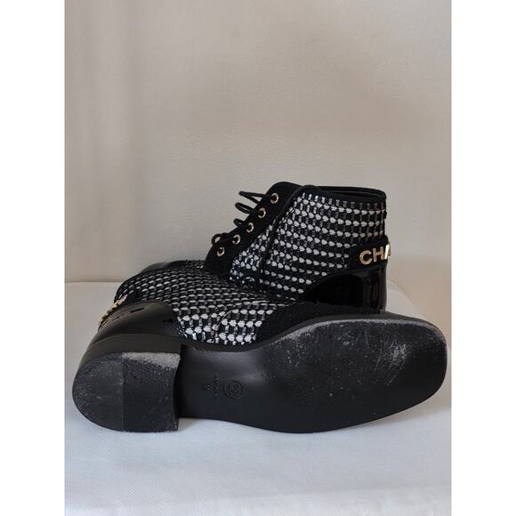 Chanel 2017 Tweed Pattern Logo Embellished Combat Boots 39 sz - Picture 14 of 15